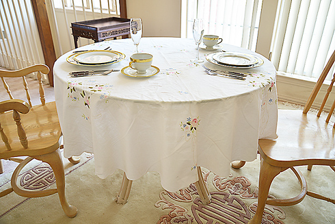 Rose 68" Round Tablecloth